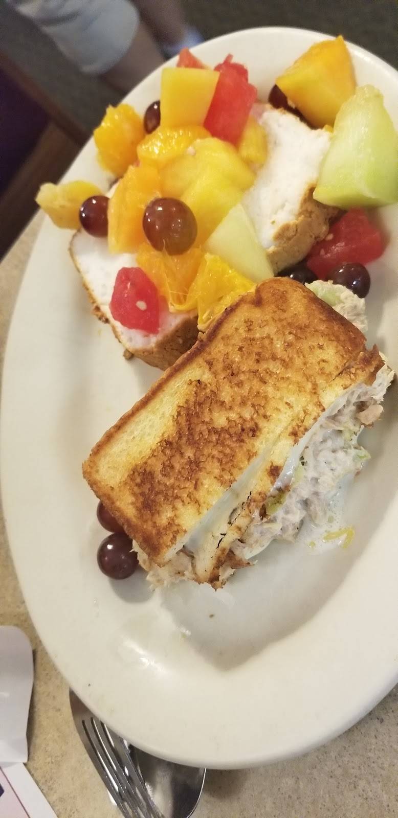 Quarryville Family Restaurant | restaurant | 134 E State St, Quarryville, PA 17566, USA | 7177865073 OR +1 717-786-5073