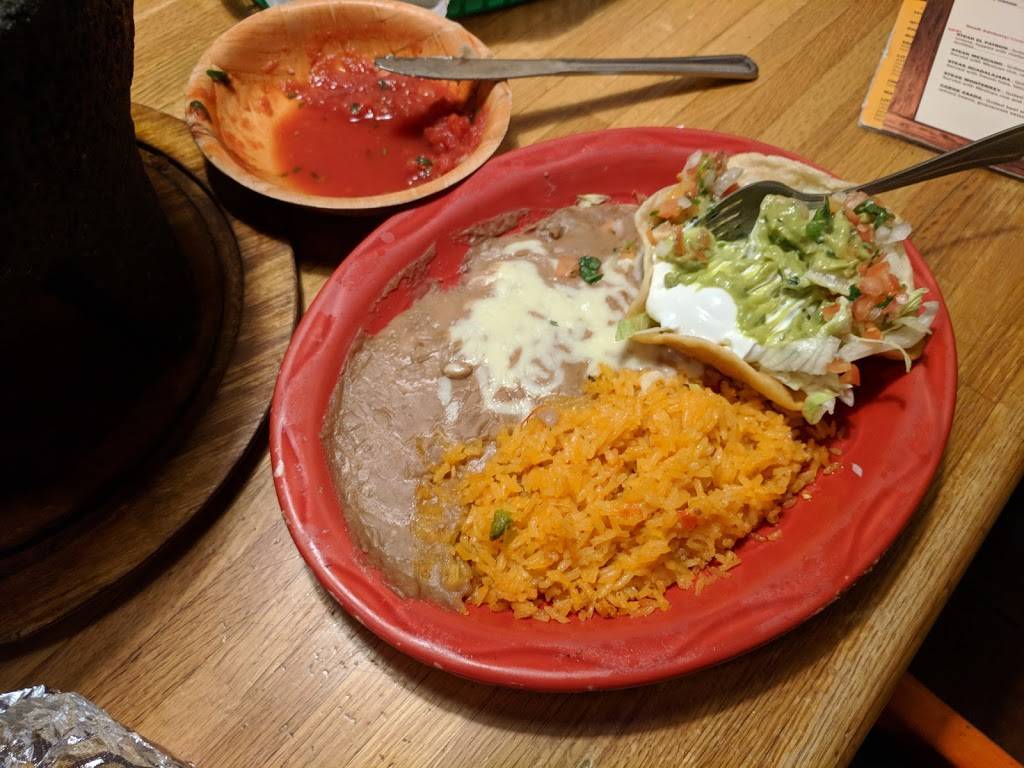 El Caballo Blanco Mexican | restaurant | 419 E 5th St, Connersville, IN 47331, USA | 7658251118 OR +1 765-825-1118