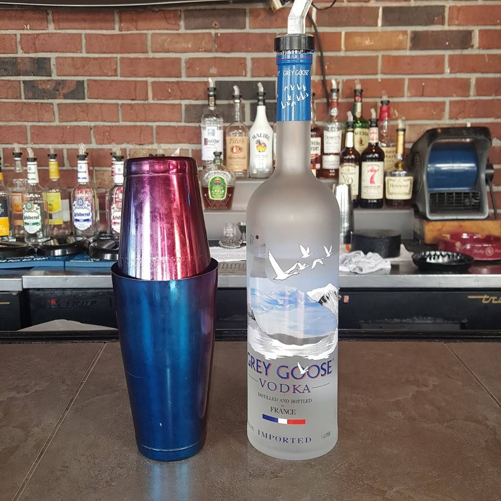 CB2 Fort Myers | restaurant | 11491 S Cleveland Ave, Fort Myers, FL 33907, USA | 2393135661 OR +1 239-313-5661