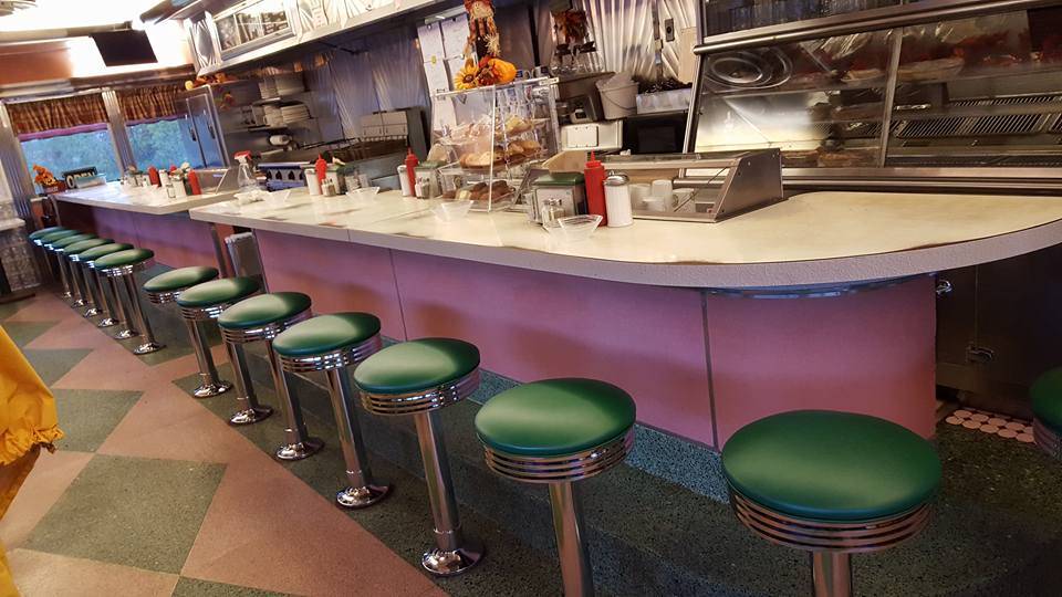 Marthas Diner | restaurant | 585 T-5, Coventry, VT 05825, USA | 8027546800 OR +1 802-754-6800