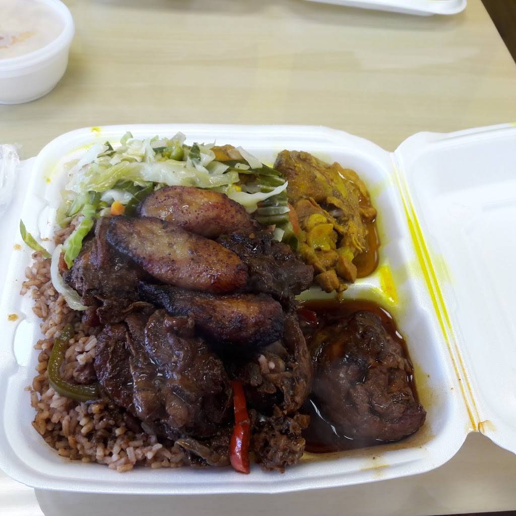 Golden Krust Caribbean Restaurant | bakery | 6920 Douglas Blvd, Douglasville, GA 30135, USA | 6786316920 OR +1 678-631-6920