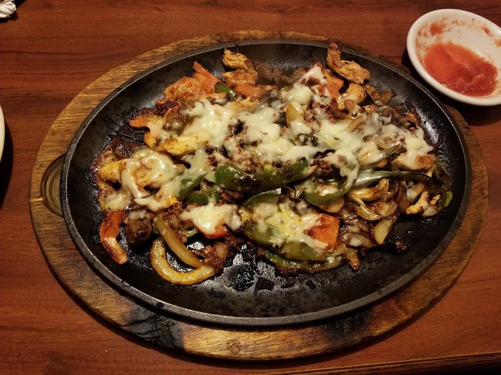 La Casita | restaurant | 1403 W Ferdon St Suite 5, Litchfield, IL 62056, USA | 2173249335 OR +1 217-324-9335