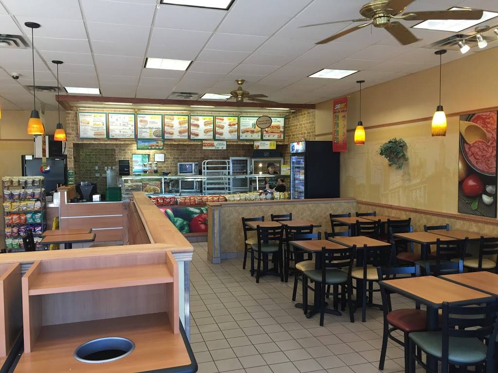 Subway | restaurant | 326 Boulevard Sir-Wilfrid-Laurier, Mont-Saint-Hilaire, QC J3H 2X2, Canada | 4504640997 OR +1 450-464-0997