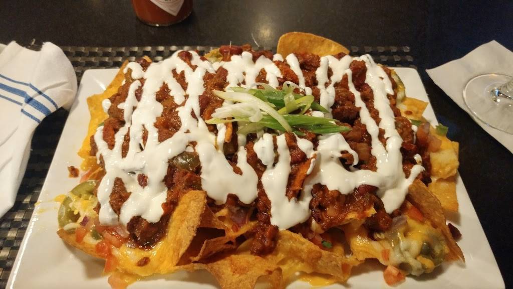 Slate Bar & Grill | restaurant | 109 High St, Boston, MA 02110, USA | 8572637372 OR +1 857-263-7372