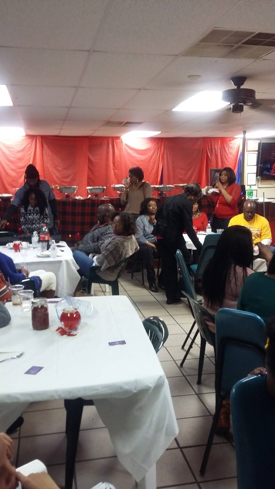 Soul Food On the Go Restaurant | restaurant | 545 E Chapel St, St Pauls, NC 28384, USA | 9108652003 OR +1 910-865-2003