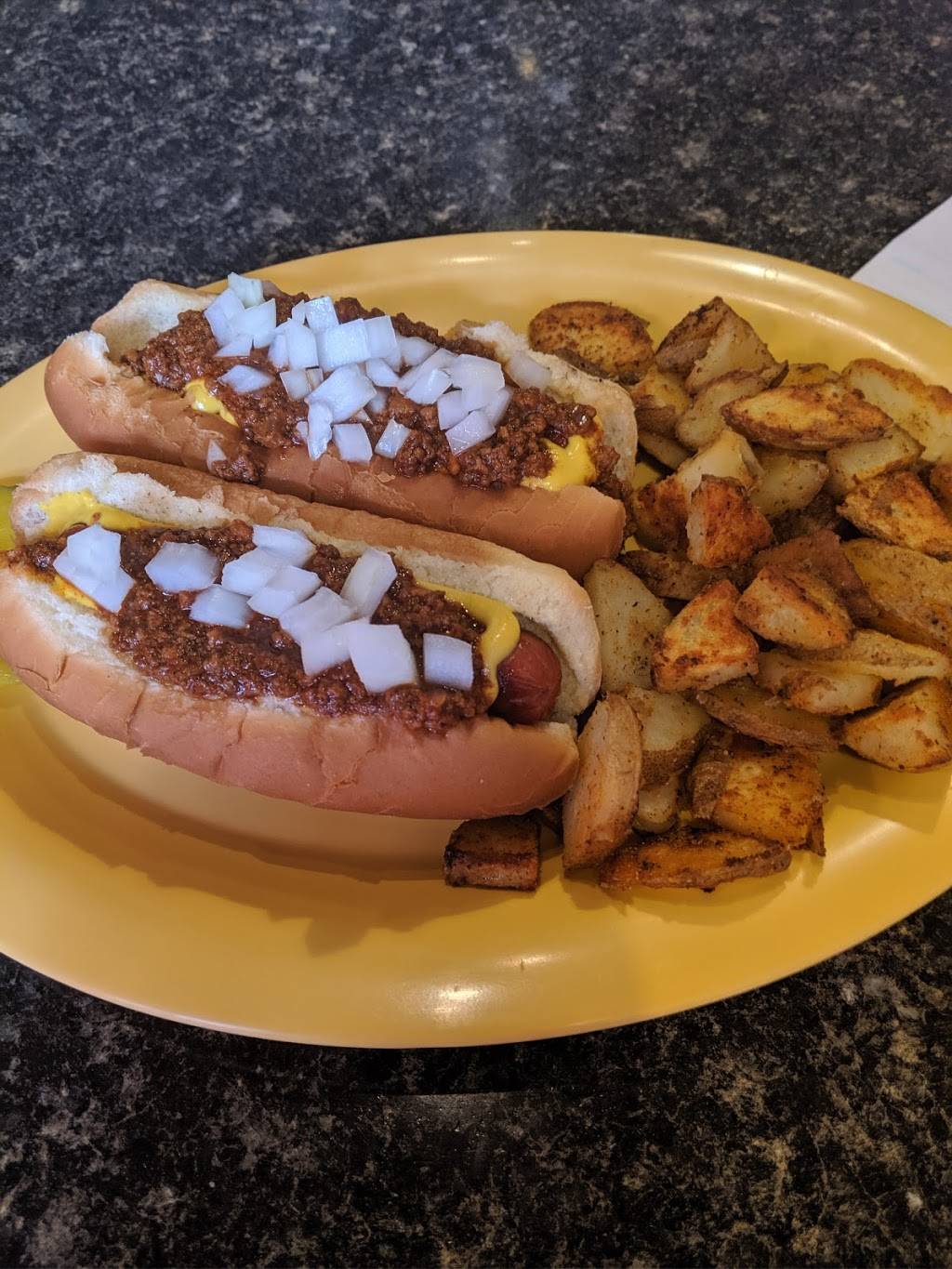 Ernies Bar & Grill | restaurant | 107 Market Square SE, Roanoke, VA 24011, USA | 5403427100 OR +1 540-342-7100