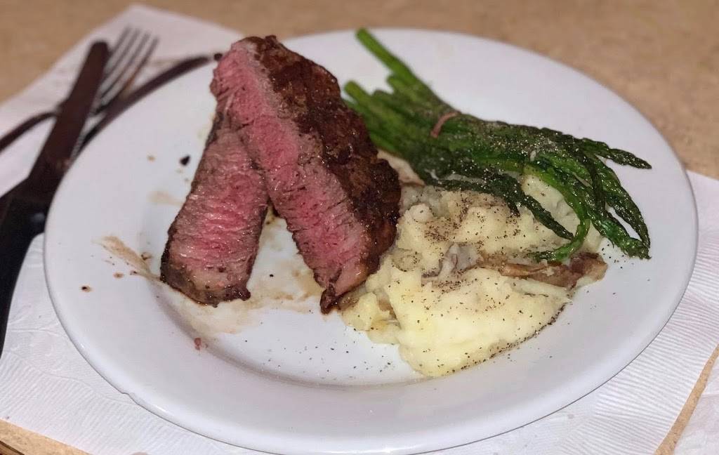 Fox’s Tavern | restaurant | 205 W Wine St, Connellsville, PA 15425, USA | 7246282620 OR +1 724-628-2620