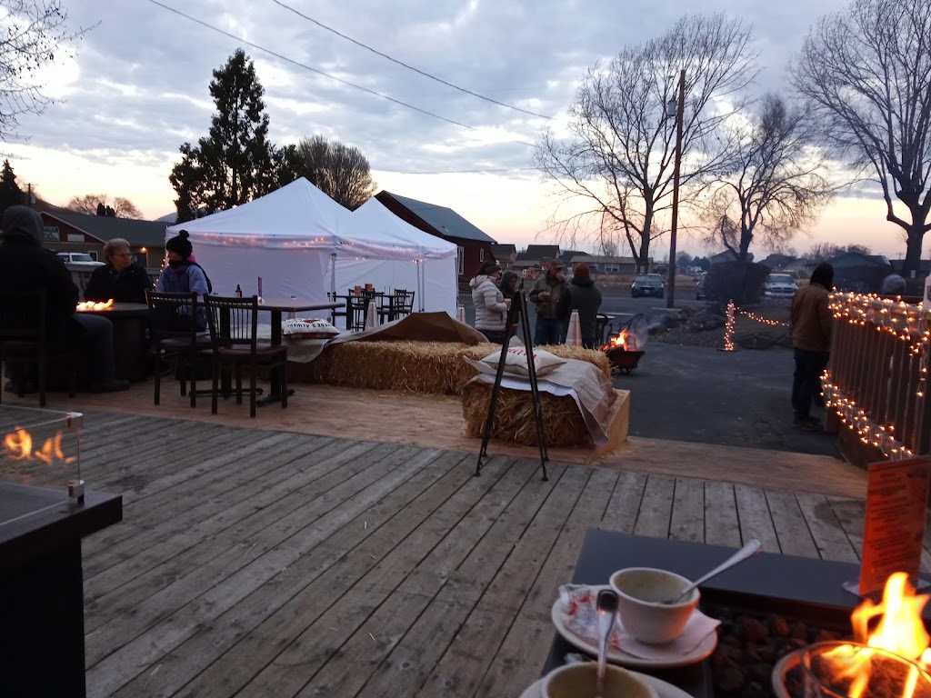 Pump House Bar & Grill | restaurant | 8320 US-97, Terrebonne, OR 97760, USA | 5415484990 OR +1 541-548-4990