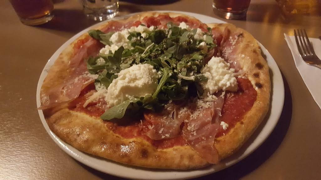 Pizzeria Geppetto | restaurant | 537 Sir Wilfred Laurier, Mont-Saint-Hilaire, QC J3H 4X7, Canada | 4502811311 OR +1 450-281-1311