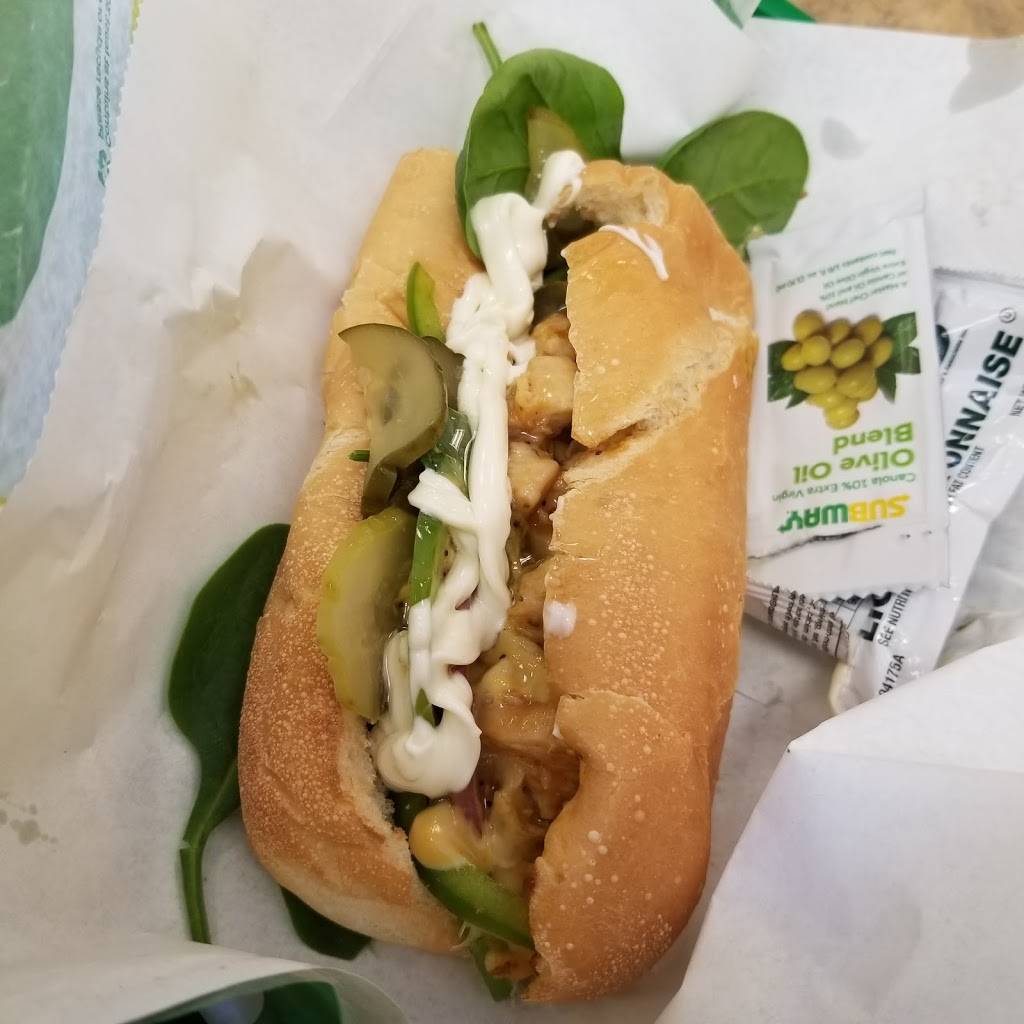 Subway | meal takeaway | 11932 S Strang Line Rd, Olathe, KS 66062, USA | 9137687999 OR +1 913-768-7999