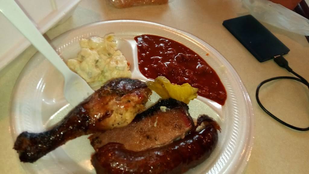 Bobs Smokehouse | restaurant | 5416 Seguin Rd, Kirby, TX 78219, USA | 2102898115 OR +1 210-289-8115