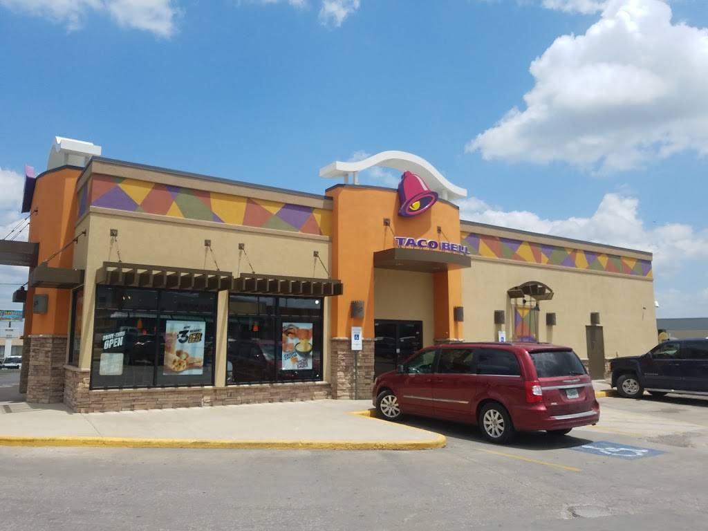 Taco Bell | meal takeaway | 701 N Maguire St, Warrensburg, MO 64093, USA | 6607472877 OR +1 660-747-2877