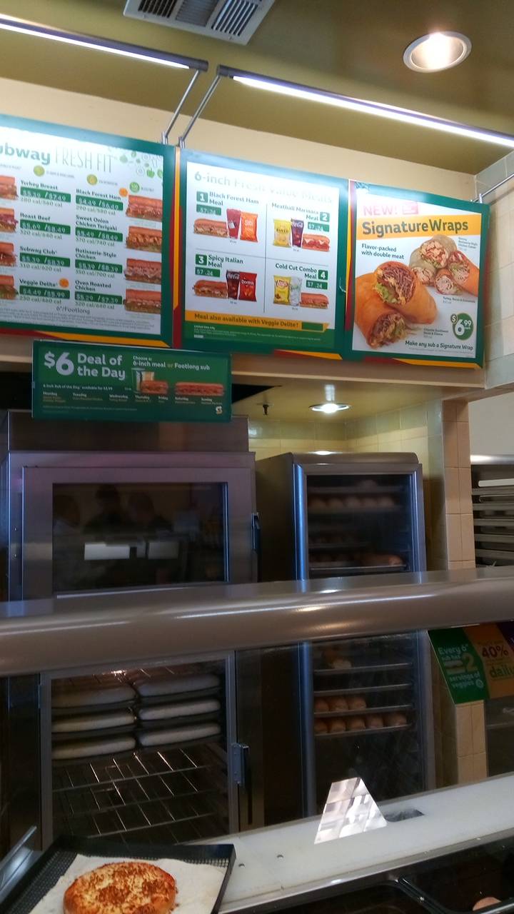 Subway Restaurants | restaurant | Red Maple Village, 2600 S Tracy Blvd Unit 1130, Tracy, CA 95376, USA | 2098360100 OR +1 209-836-0100