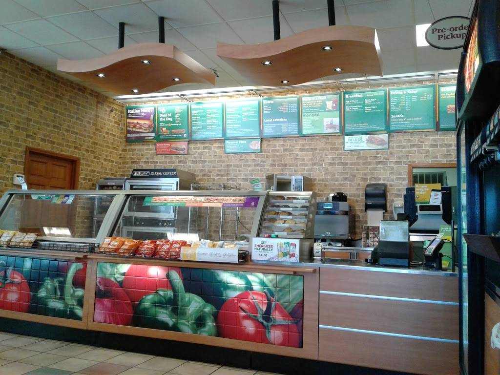 Subway | restaurant | 464 N Main St, Memphis, TN 38105, USA | 9015219753 OR +1 901-521-9753