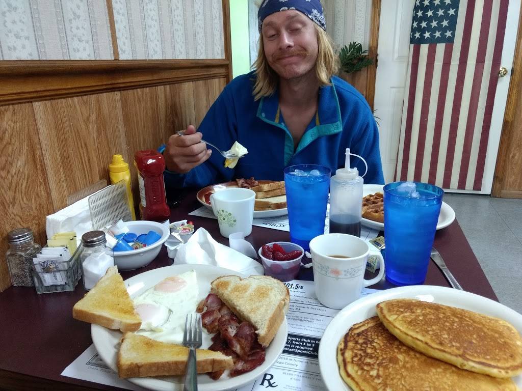 Mommas | restaurant | 104 Gulick St, Blossburg, PA 16912, USA | 5706380270 OR +1 570-638-0270