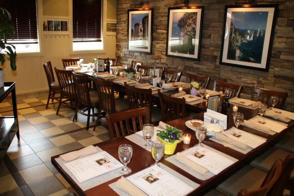 Mama Lisa Pizza Express | restaurant | 1495 Montauk Hwy, Mastic, NY 11950, USA | 6317725588 OR +1 631-772-5588