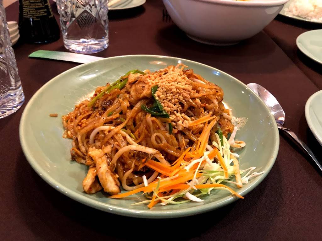 Asiana Hyde Park Thai & Sushi | restaurant | 3922 Edwards Rd, Cincinnati, OH 45209, USA | 5133510999 OR +1 513-351-0999