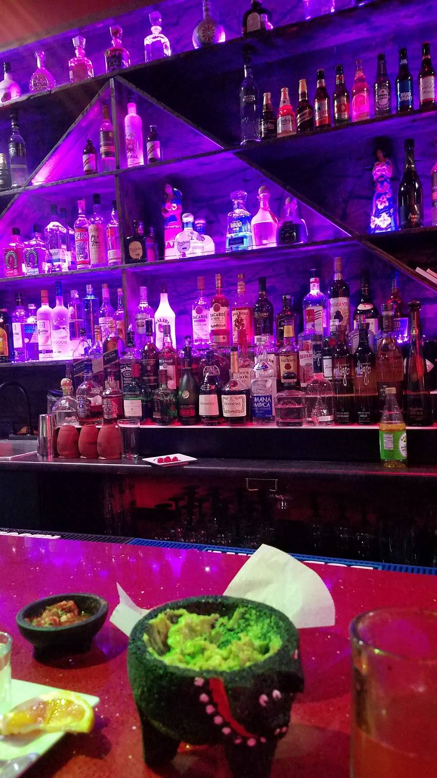 Los Agaves Restaurant | restaurant | 950 Broadway, Chelsea, MA 02150, USA | 6174660818 OR +1 617-466-0818