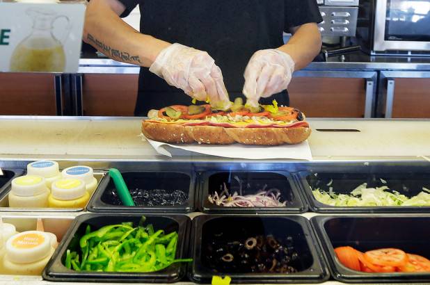 Subway | restaurant | 2181 N Meridian St, Indianapolis, IN 46202, USA | 3176027057 OR +1 317-602-7057