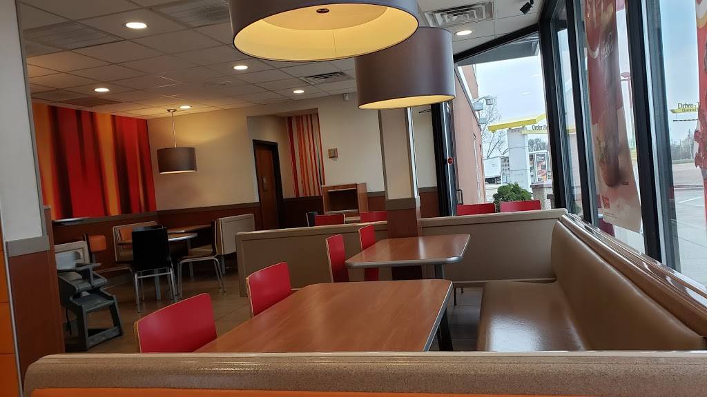 McDonalds | cafe | 610 Depere Rd, Denmark, WI 54208, USA | 9208633922 OR +1 920-863-3922