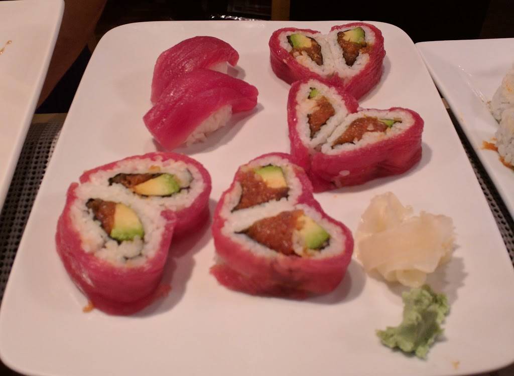 Blue Fin Japanese Restaurant | restaurant | 1625 Hilltop West Shopping Center, Virginia Beach, VA 23451, USA | 7574222021 OR +1 757-422-2021