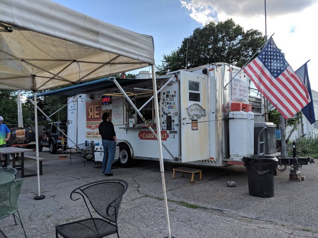 RE BBQ | restaurant | 600 Woodward Heights, Ferndale, MI 48220, USA | 2487214878 OR +1 248-721-4878