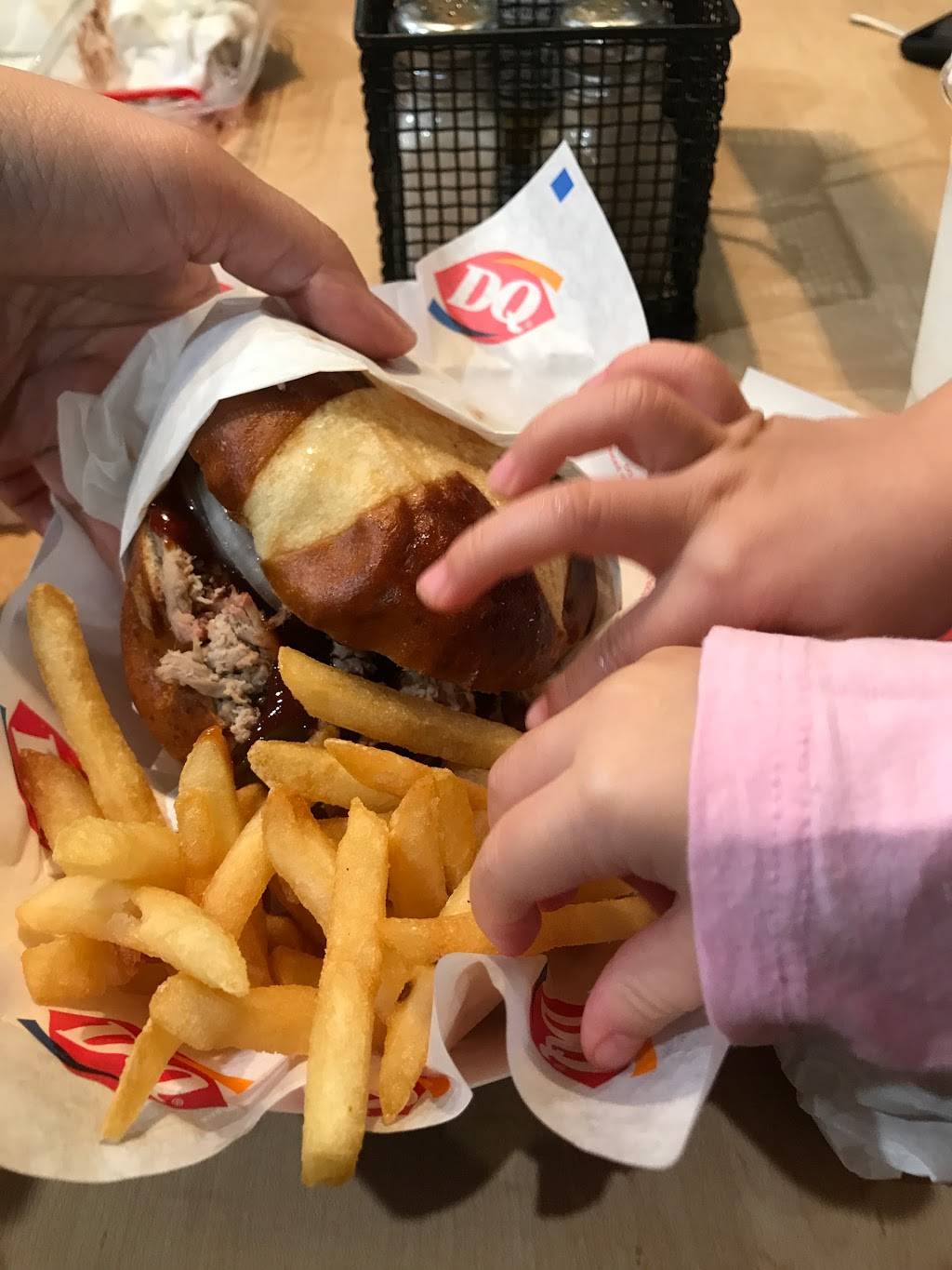 Dairy Queen Grill & Chill | restaurant | 25 S German Church Rd, Cumberland, IN 46229, USA | 3178941111 OR +1 317-894-1111