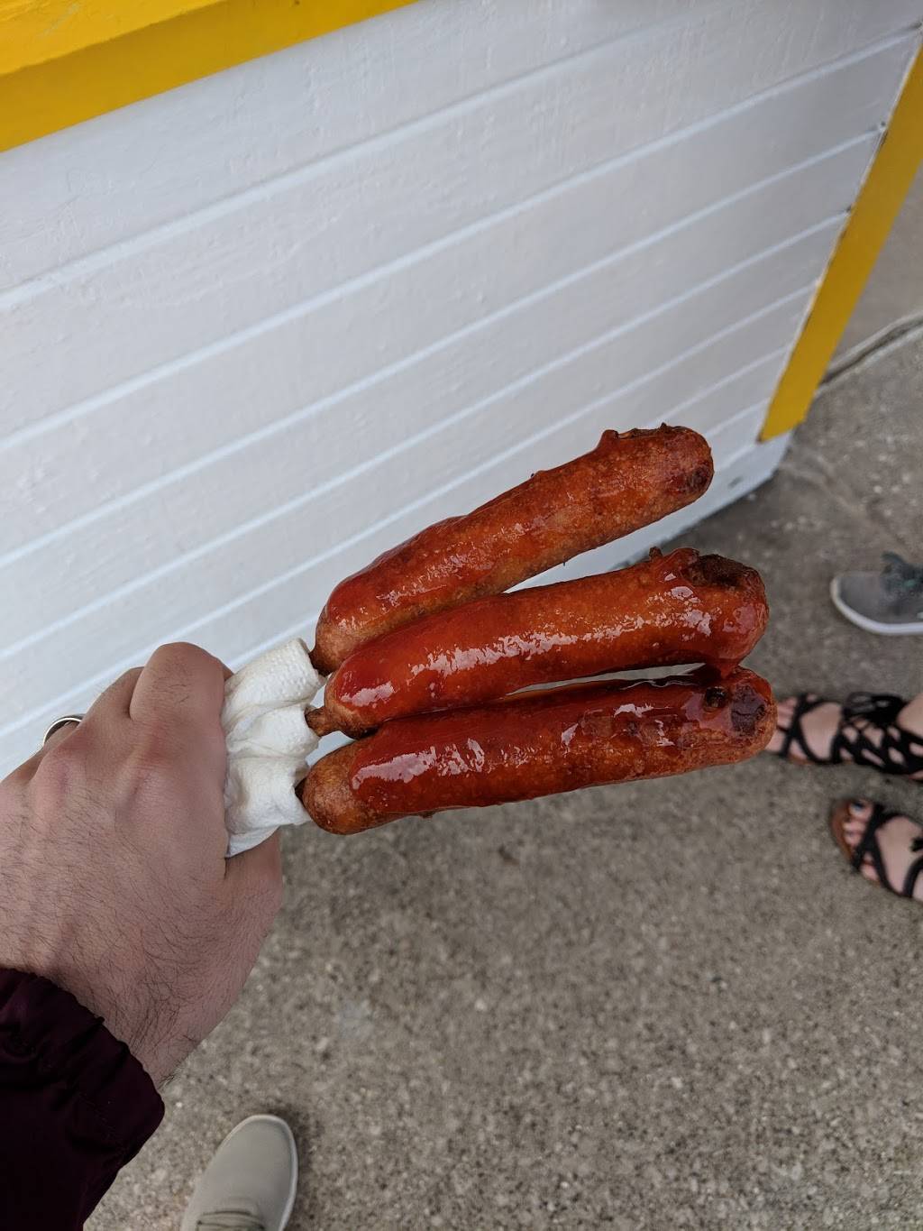 Pronto Pup | meal takeaway | 313 S Harbor Dr, Grand Haven, MI 49417, USA | 6165023583 OR +1 616-502-3583