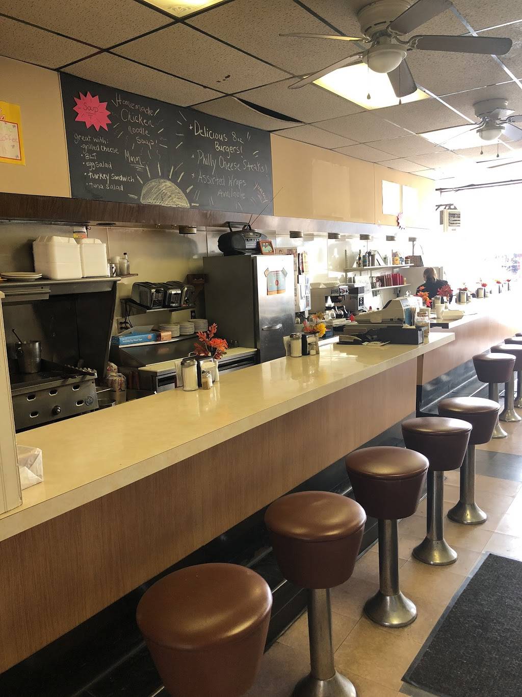 Rise N Shine Diner | restaurant | 14 Main St, Eatontown, NJ 07724, USA | 7325428042 OR +1 732-542-8042