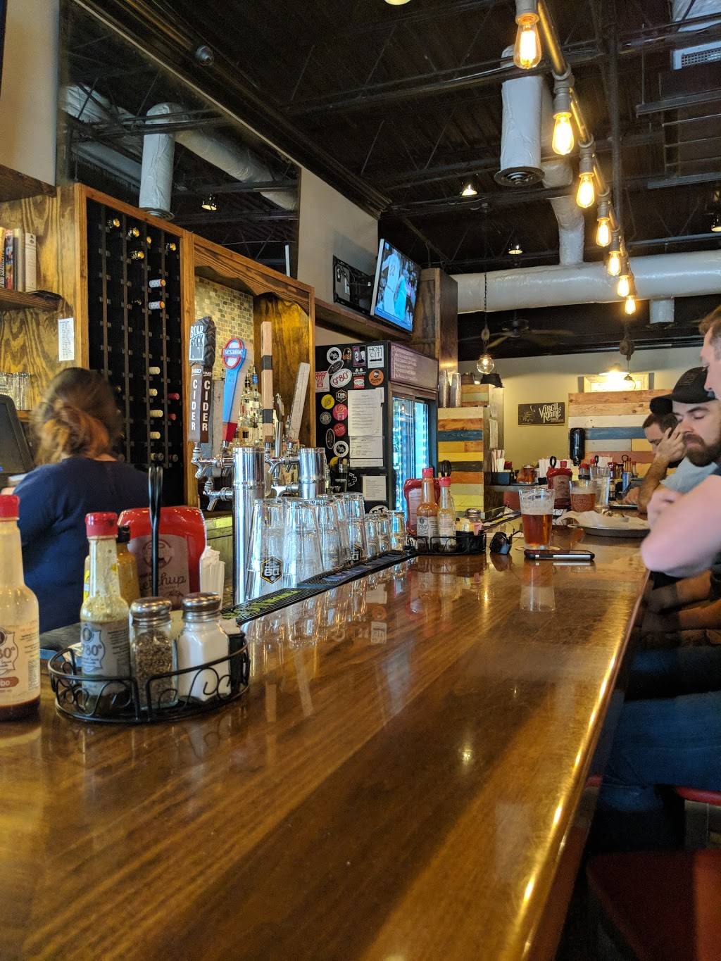 Sesame Burgers & Beer | restaurant | 4726 Spruill Ave, North Charleston, SC 29405, USA | 8435544903 OR +1 843-554-4903