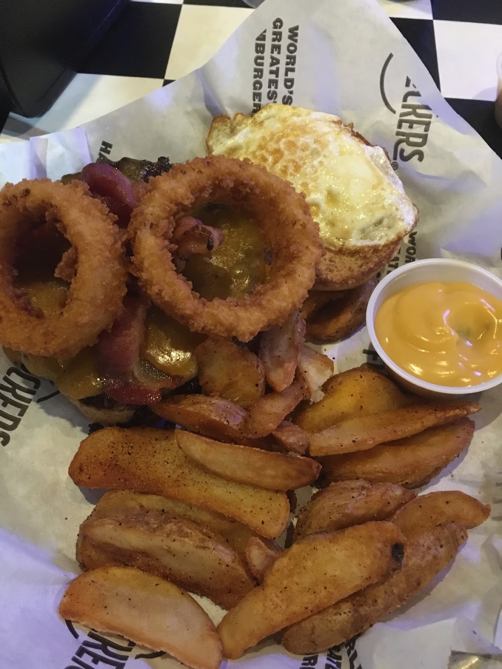 Fuddruckers | restaurant | 7059 Dodge St, Omaha, NE 68132, USA | 4029345745 OR +1 402-934-5745