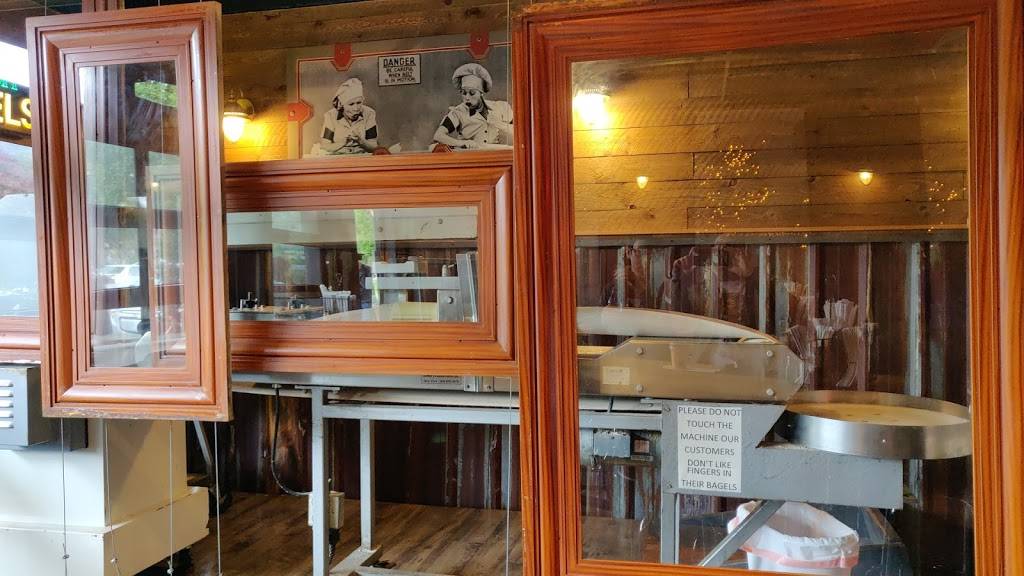 Whidbey Island Bagel Factory | restaurant | 11042 WA-525 Suite #124, Clinton, WA 98236, USA | 3603414302 OR +1 360-341-4302