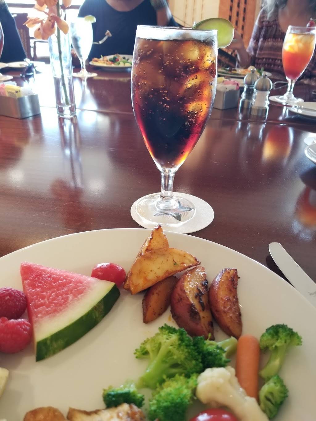 The University of Texas Club | restaurant | 2108 Robert Dedman Dr, Austin, TX 78712, USA | 5124775800 OR +1 512-477-5800