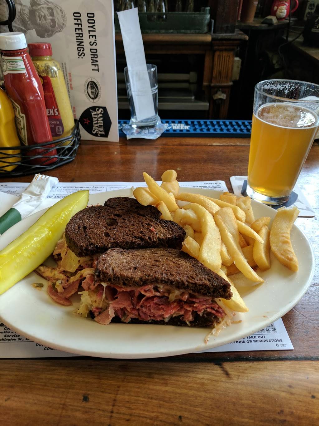 Doyles Cafe | restaurant | 3484 Washington St, Jamaica Plain, MA 02130, USA | 6175242345 OR +1 617-524-2345