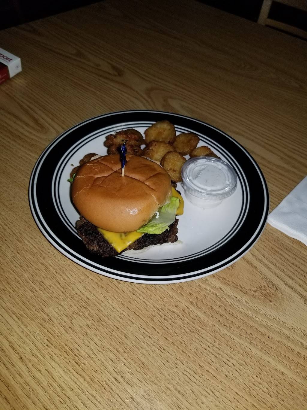 Fatboyz Bar & Grill | restaurant | 609 Lincolnway W, Ligonier, IN 46767, USA | 2608944640 OR +1 260-894-4640