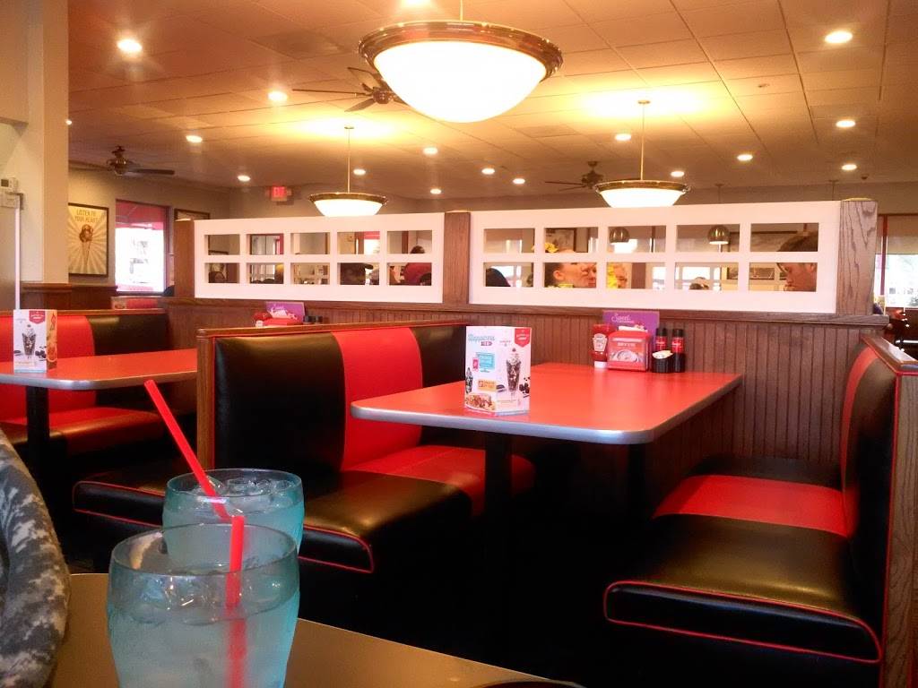 Friendlys | restaurant | 506 South Ocean Boulevard, Myrtle Beach, SC 29577, USA | 8439168636 OR +1 843-916-8636