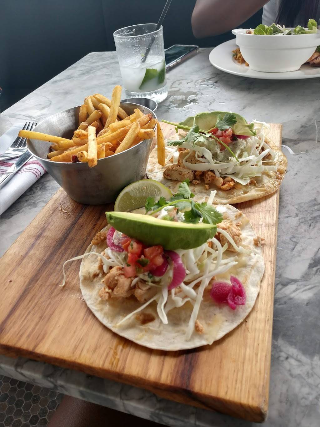 Earls Kitchen + Bar | restaurant | 4200 Conroy Rd H246, Orlando, FL 32839, USA | 4073458260 OR +1 407-345-8260