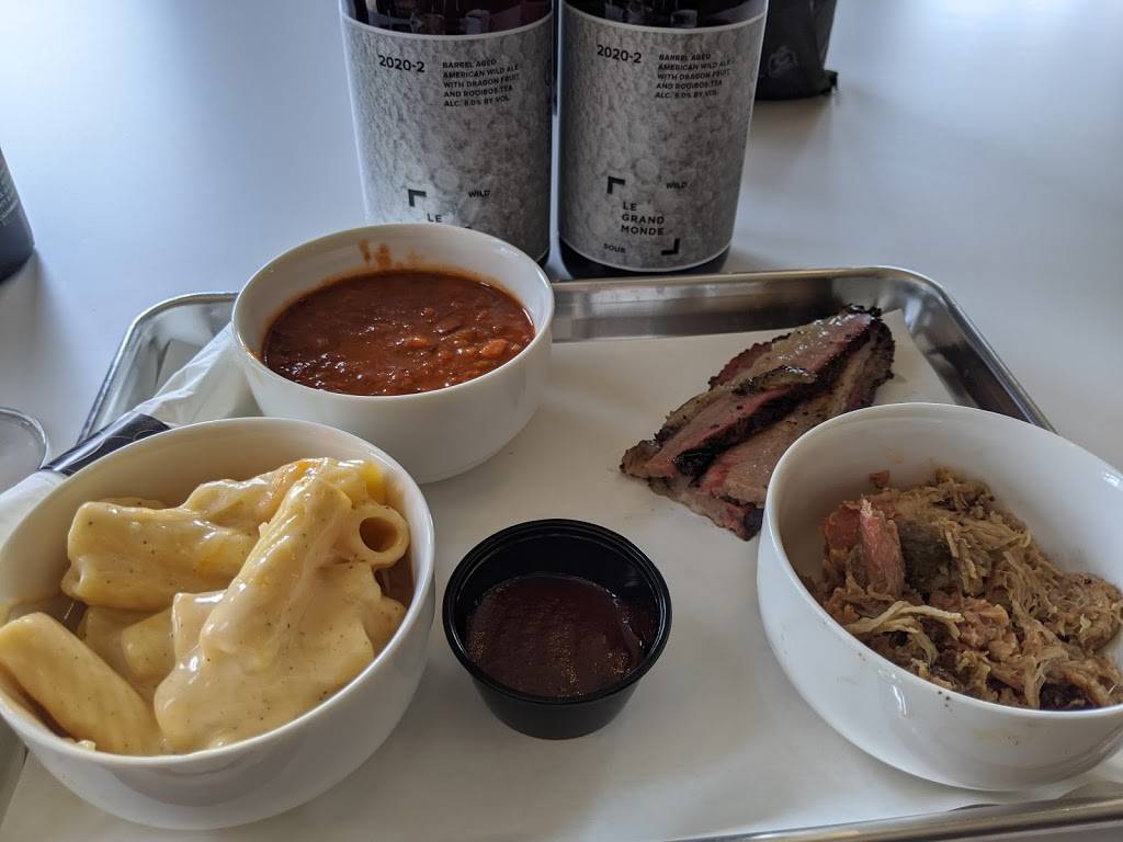 Une Année | Hubbards Cave Brewery Kitchen | restaurant | 6343 W Gross Point Rd, Niles, IL 60714, USA | 8476350655 OR +1 847-635-0655