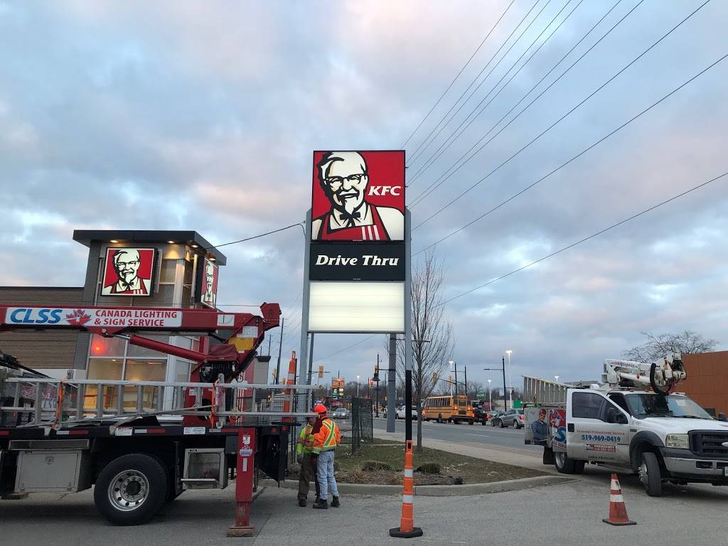 KFC | meal takeaway | 5925 Malden Rd, Windsor, ON N9H 1S6, Canada | 2262162695 OR +1 226-216-2695