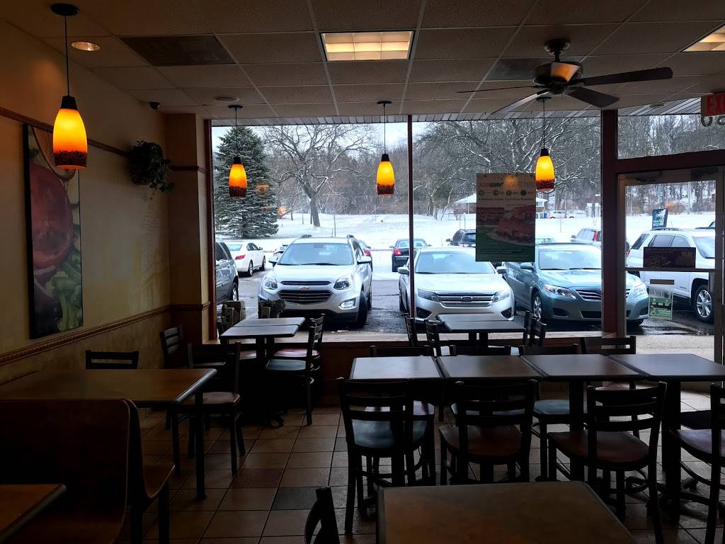 Subway | restaurant | 730 Shoppers Ln, Parchment, MI 49004, USA | 2699780825 OR +1 269-978-0825