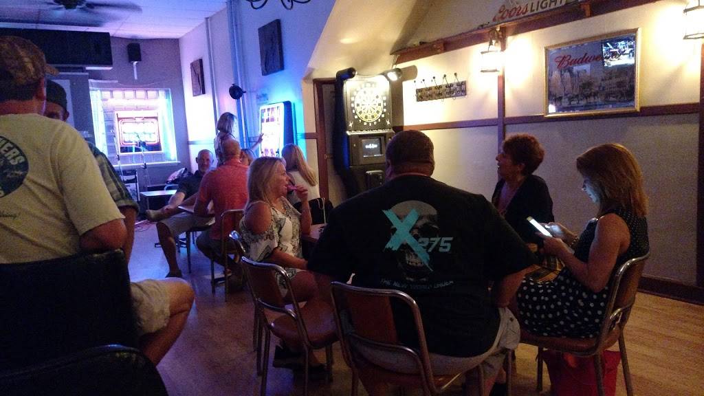 Tavern on the Square | restaurant | 118 S 3rd St, Boonville, IN 47601, USA | 8126414131 OR +1 812-641-4131