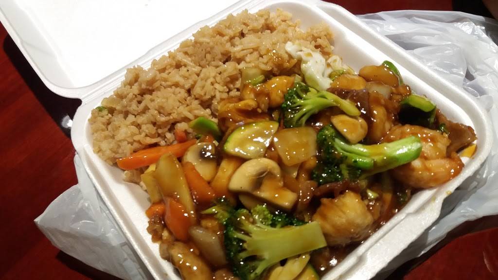 Lucky Panda | restaurant | 3014 Allison-Bonnett Memorial Dr #102, Bessemer, AL 35023, USA | 2059976189 OR +1 205-997-6189