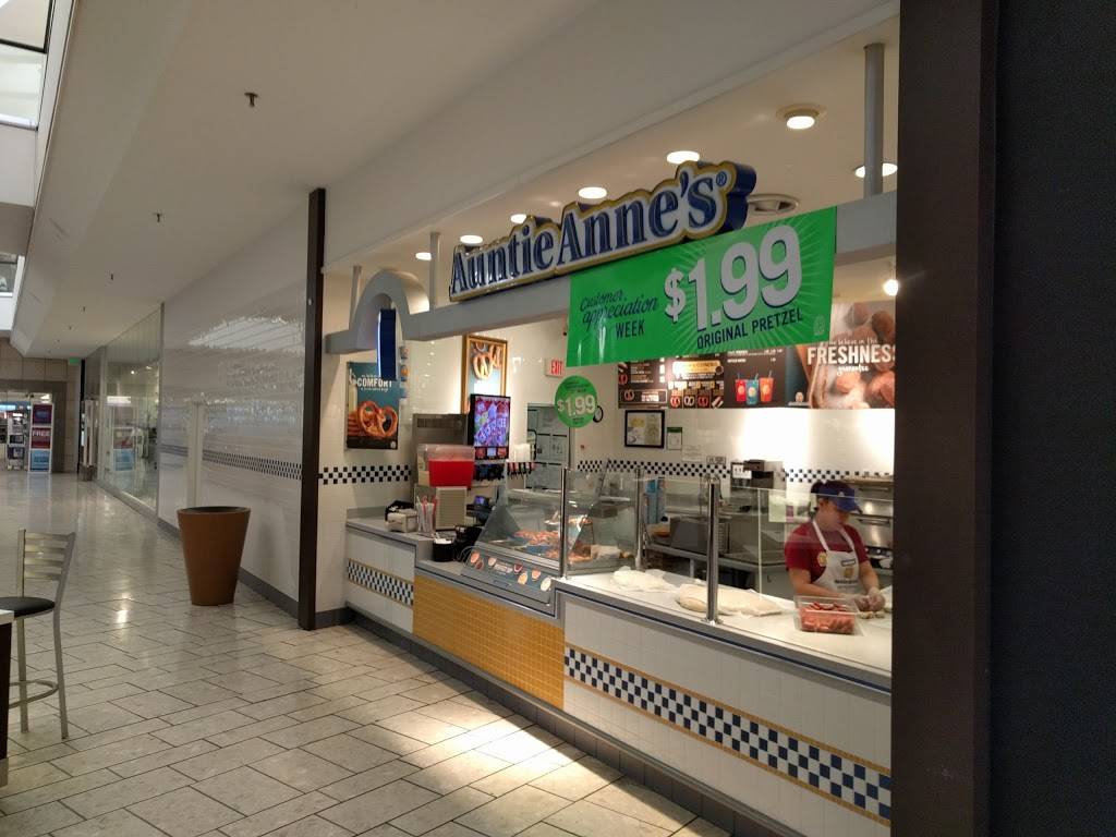 Auntie Annes | cafe | 1212 Stoneridge Mall Rd, Pleasanton, CA 94588, USA | 9254637927 OR +1 925-463-7927