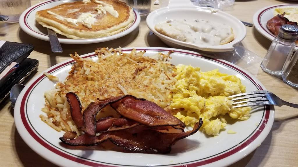 Huddle House | meal takeaway | 4900 Western Center Blvd, Haltom City, TX 76137, USA | 8174796744 OR +1 817-479-6744