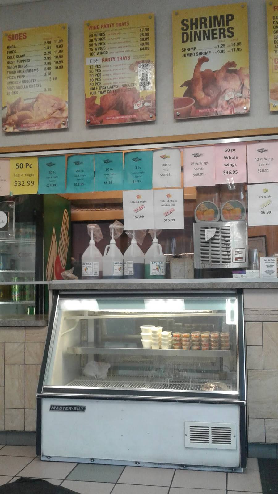 Wings N Fins | restaurant | 1751 E 75th St, Chicago, IL 60649, USA | 7732560800 OR +1 773-256-0800