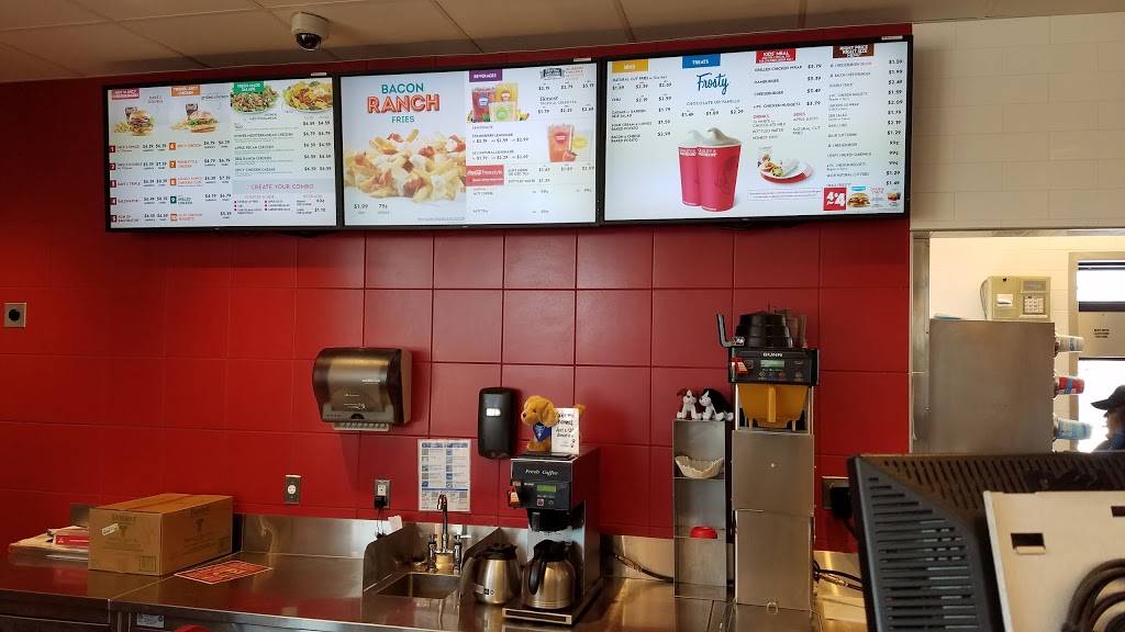 Wendys | restaurant | 19301 15 Mile Rd, Clinton Twp, MI 48035, USA | 5867920075 OR +1 586-792-0075