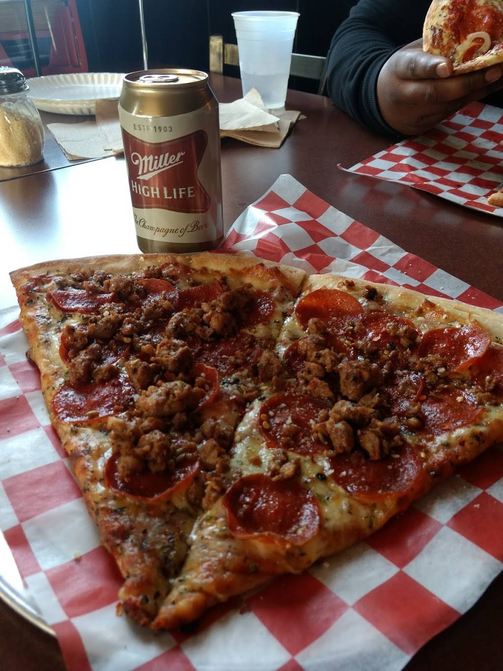 Ramundos Pizzeria Mt. Washington | restaurant | 1519, 2210 Beechmont Ave, Cincinnati, OH 45230, USA | 5133210978 OR +1 513-321-0978