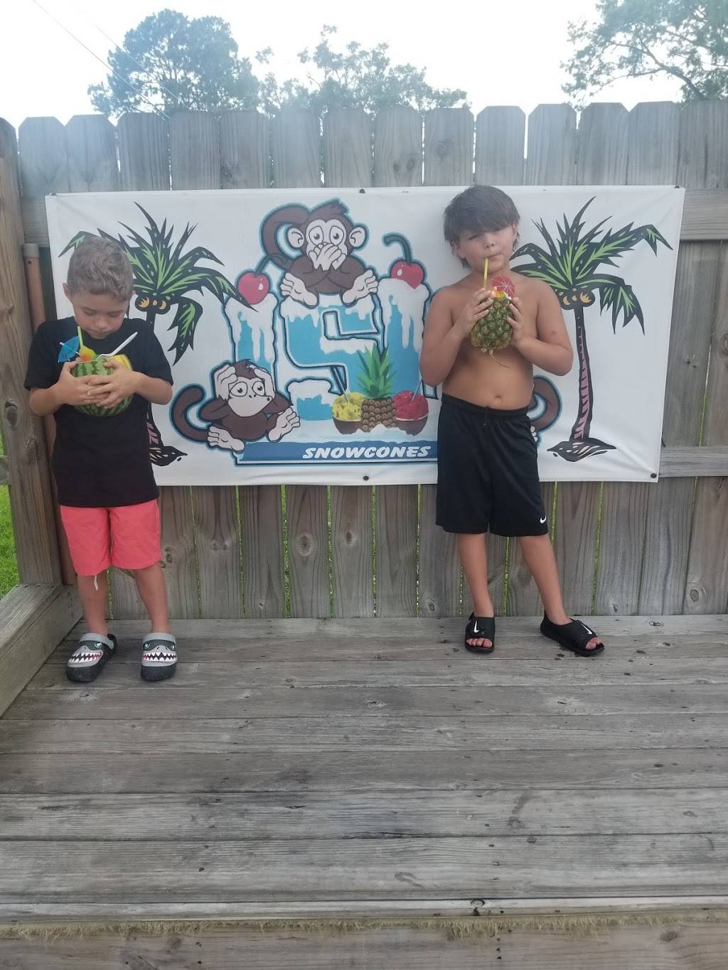 ISIS Snowballs &More | restaurant | 424 W 11th St, Crowley, LA 70526, USA | 3375143978 OR +1 337-514-3978