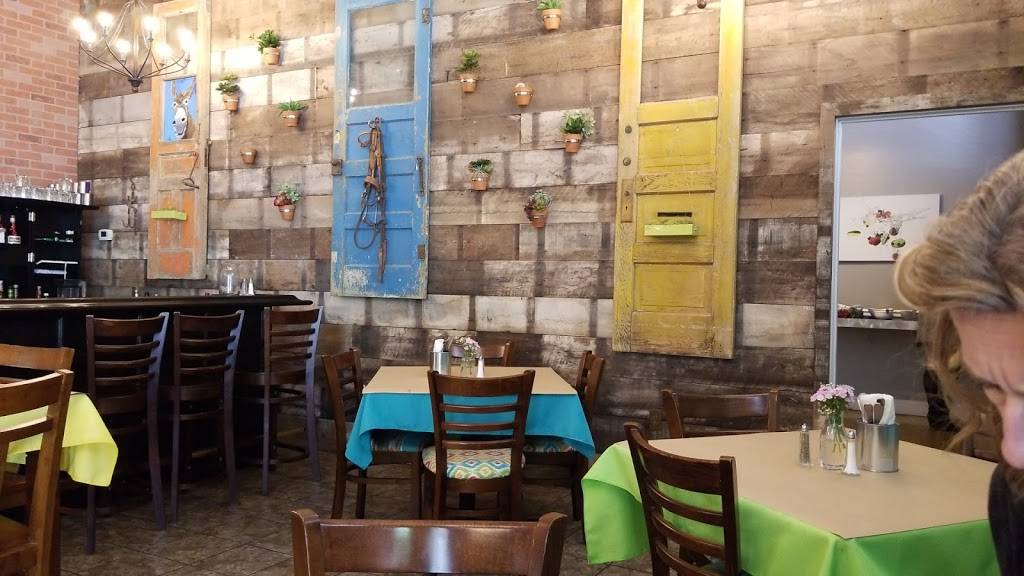 Left of Center Visalia | restaurant | 699 W Center Ave, Visalia, CA 93291, USA | 5597332582 OR +1 559-733-2582