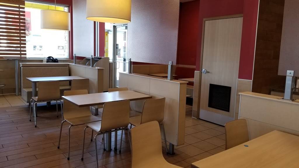 McDonalds | cafe | 2733 E Washington Ave, Madison, WI 53704, USA | 6082401665 OR +1 608-240-1665